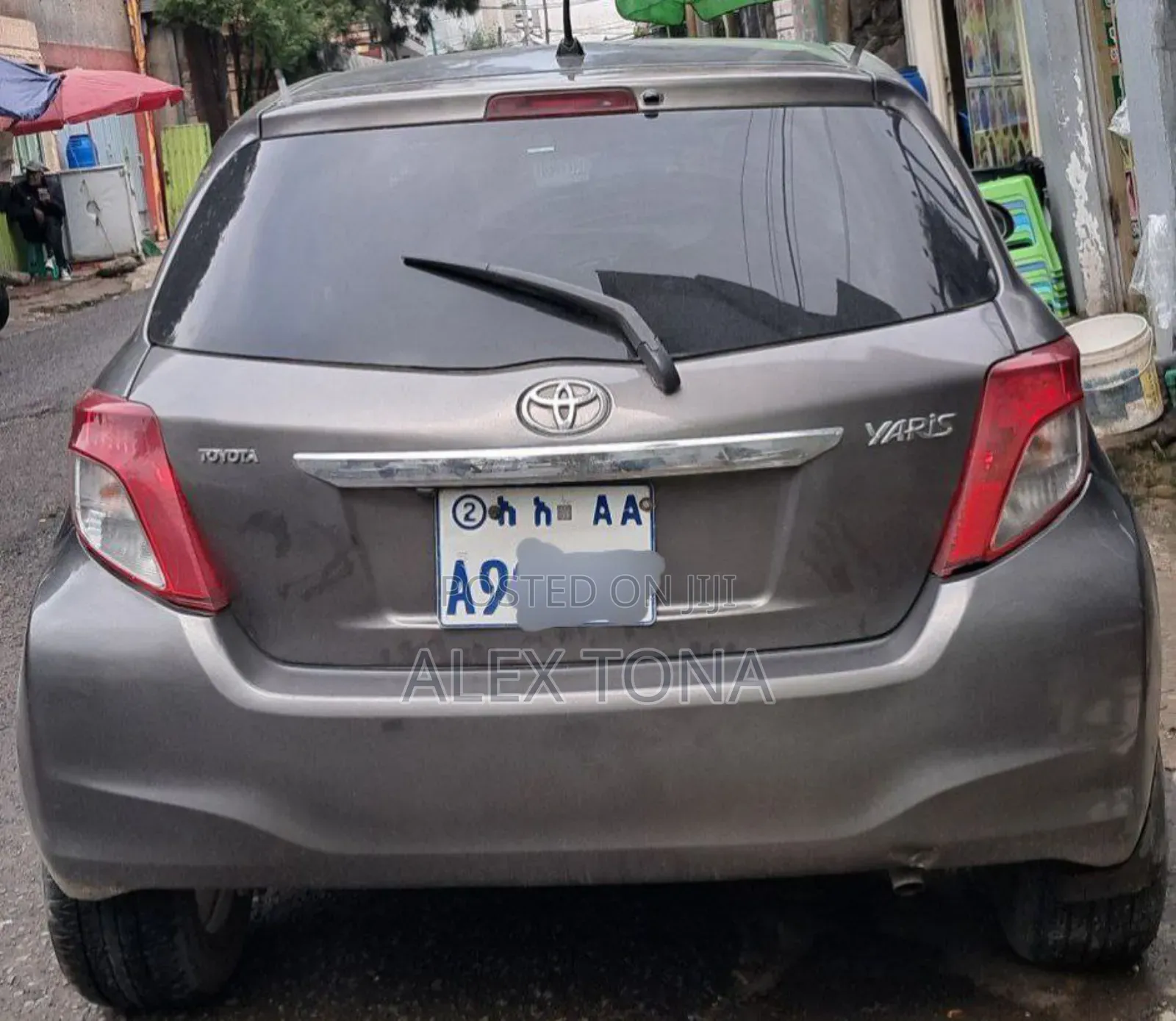 Toyota Yaris 2012 Gray