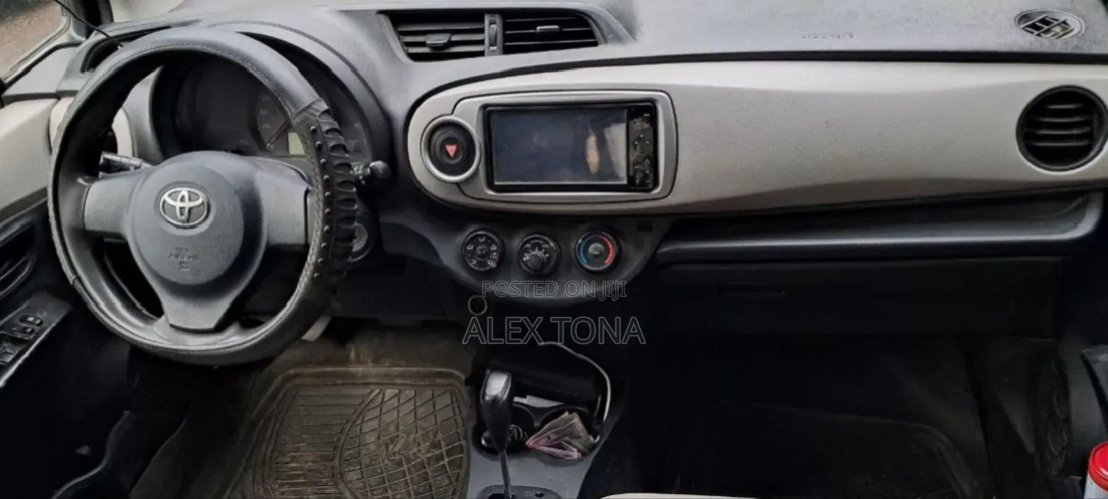 Toyota Yaris 2012 Gray