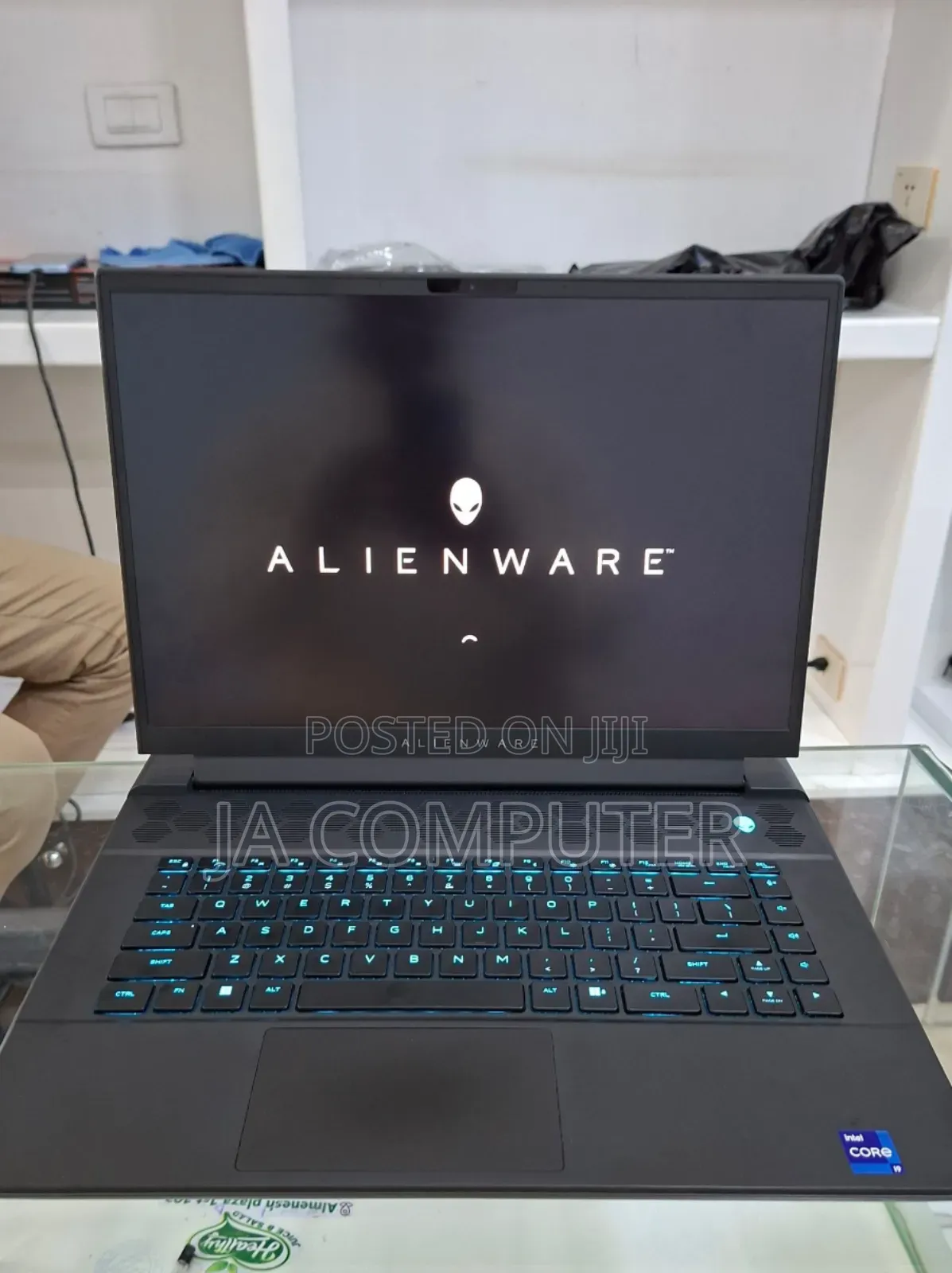 New Laptop Dell Alienware 17 R2 16GB Intel Core I9 SSD 1T