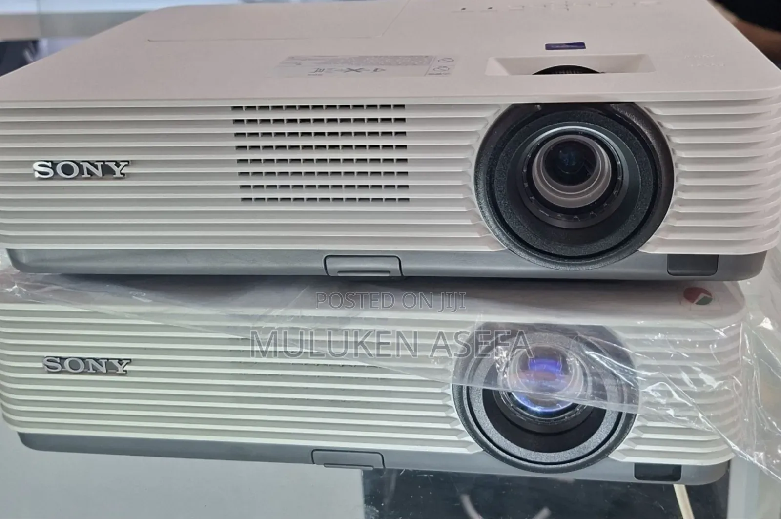 New Arrival Sony VPL-Dx221 Projector 1 Piece Remains