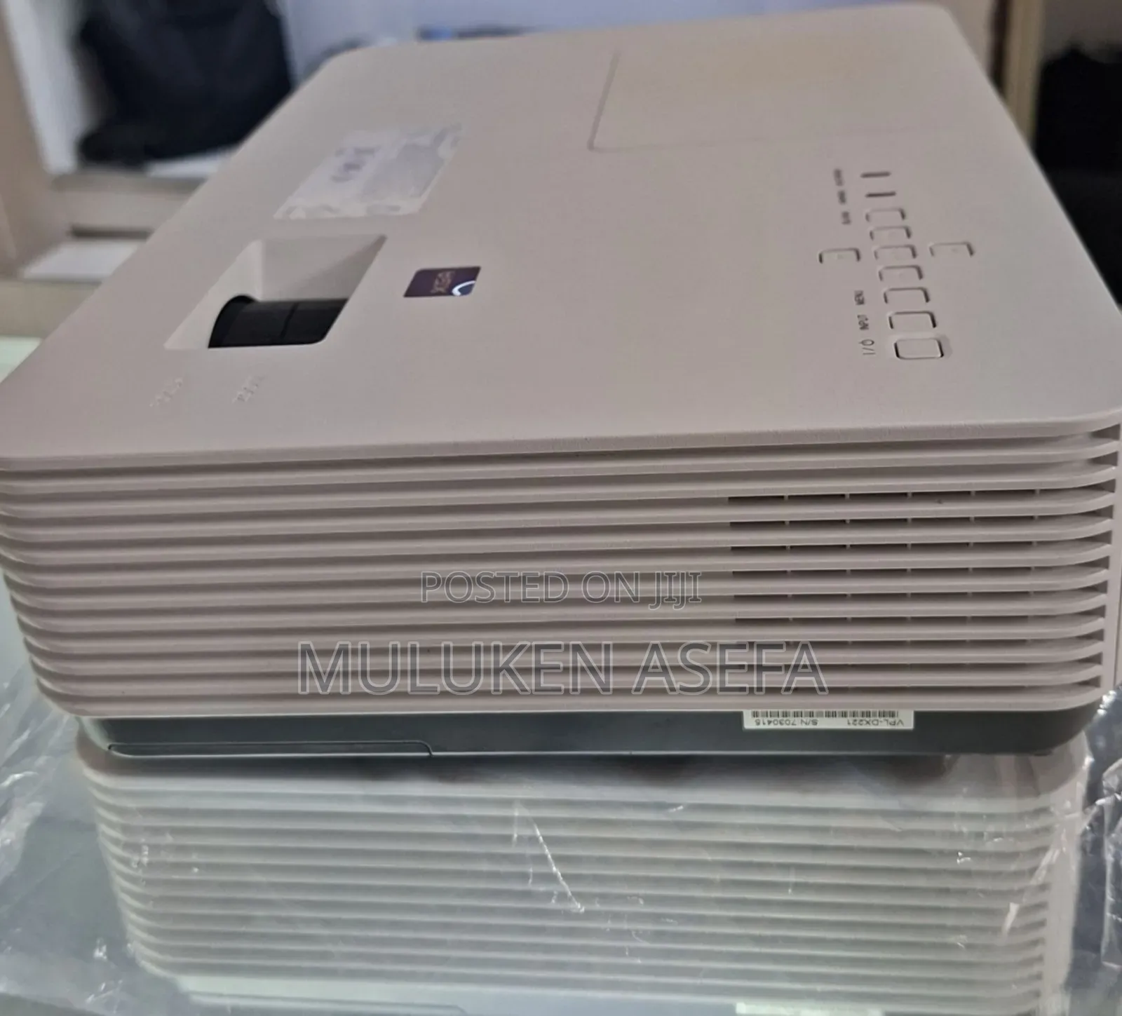 New Arrival Sony VPL-Dx221 Projector 1 Piece Remains