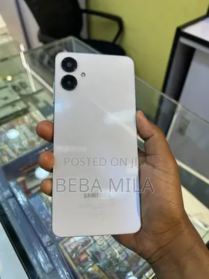 Photo - New Samsung Galaxy A06 128 GB White