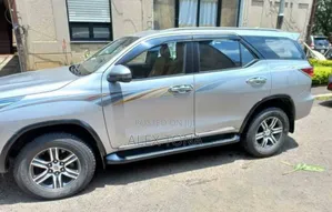 Toyota Fortuner 2018 Silver