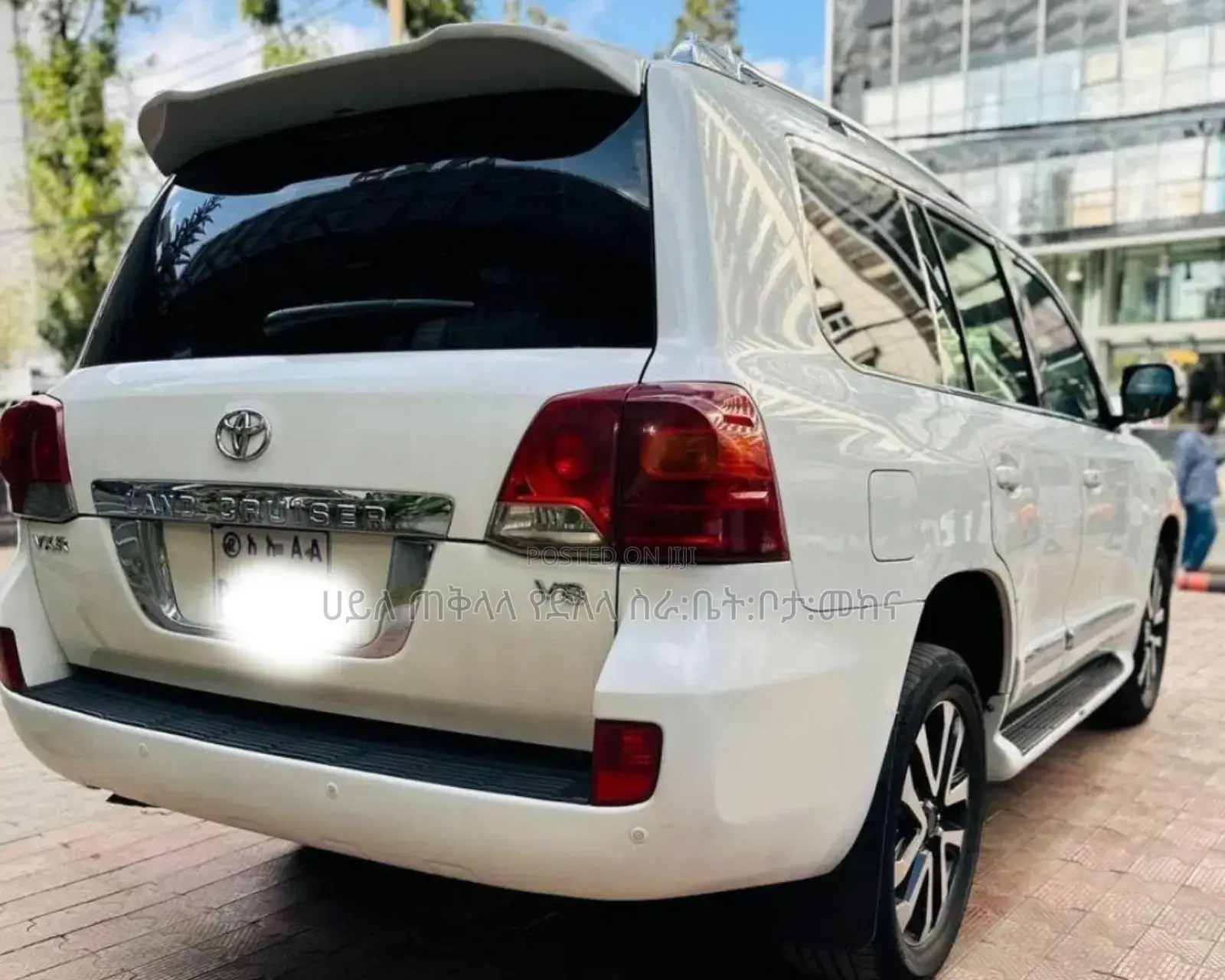 Toyota Land Cruiser 2011 Ivory