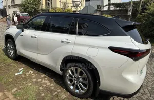 Toyota Highlander 2024 White