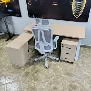 Luxury L Shep Manager Table and Chair