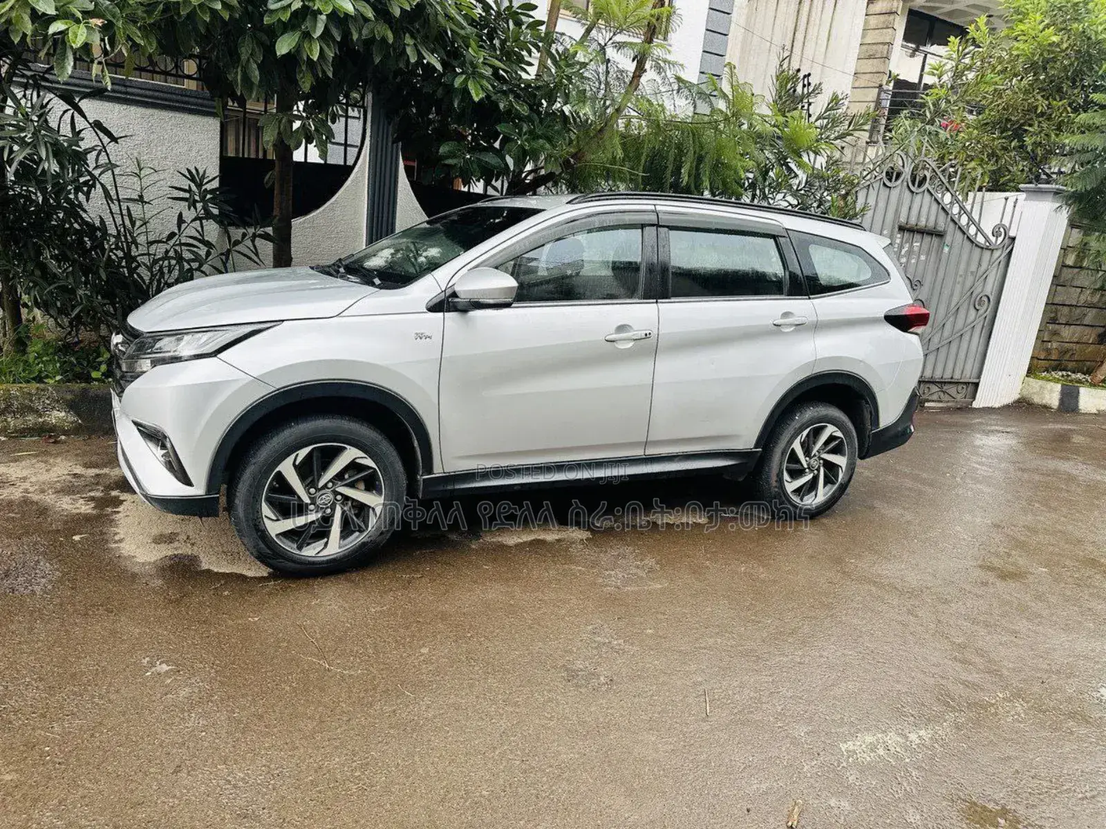 Toyota Rush 2021 Silver