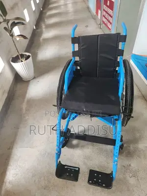 Photo - Wheelchair腱鞘foldable Very Strong Wheelchair多坐wheelchair𤲟四wheelchair