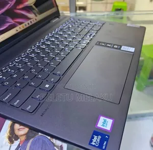 New Laptop Lenovo Yoga 7i 16GB Intel Core Ultra 7 SSD 1T