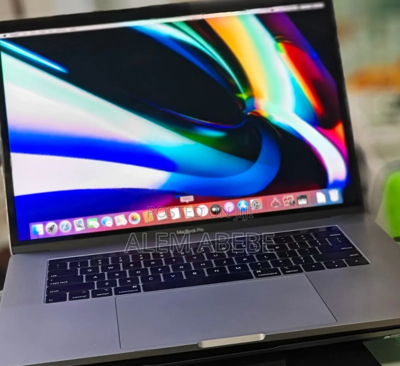 New Laptop Apple MacBook Pro 2019 32GB Intel Core I9 SSD 512GB
