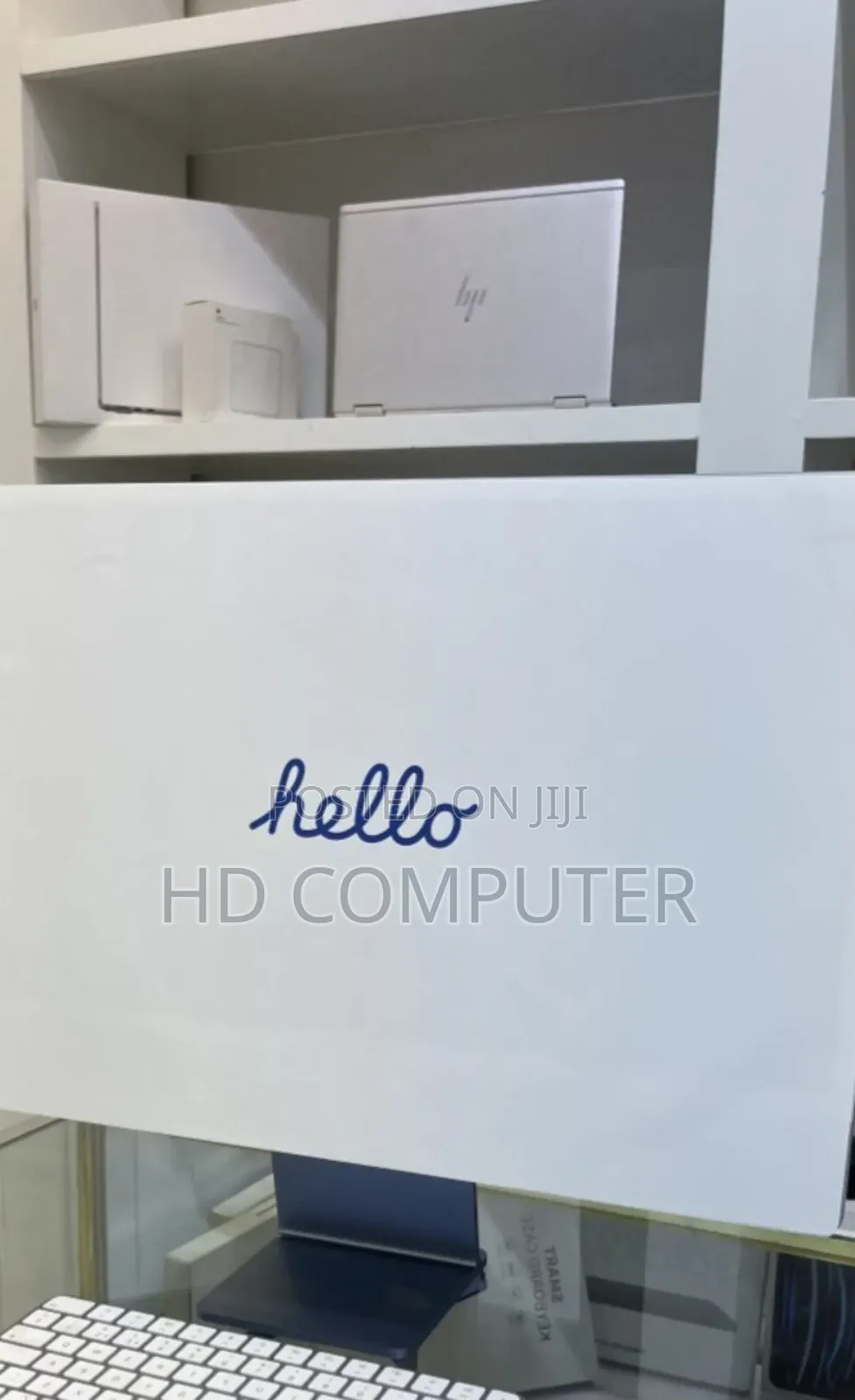 New Laptop Apple MacBook 8GB Apple M3 SSD 256GB