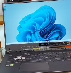 Photo - New Laptop Asus ROG Strix G17 16GB AMD Ryzen 7 SSD 1T