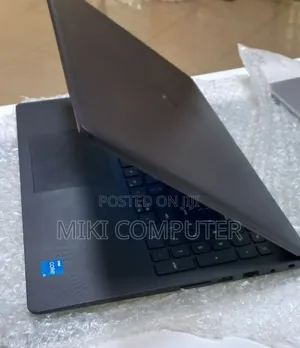 Photo - New Laptop Dell Vostro 15 3549 8GB Intel Core I5 SSD 1T