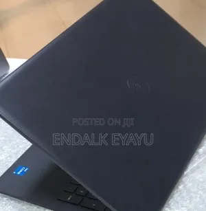 Photo - New Laptop Dell Vostro 3520 8GB Intel Core I5 SSD 1T