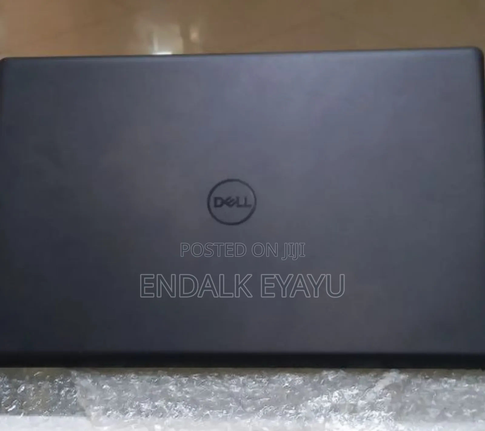 New Laptop Dell Vostro 3520 8GB Intel Core I5 SSD 1T