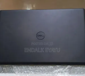 New Laptop Dell Vostro 3520 8GB Intel Core I5 SSD 1T