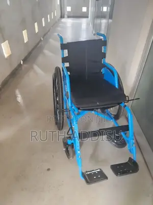 Photo - Foldable Wheelchair麩我medical Heavy Duty Wheelchair痛苦wheelchair Iron
