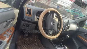 Toyota Hilux 2015 Gray