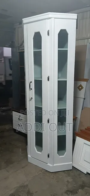 Photo - ሙሉ በሩ መስታወት የሆነ ኮርነር