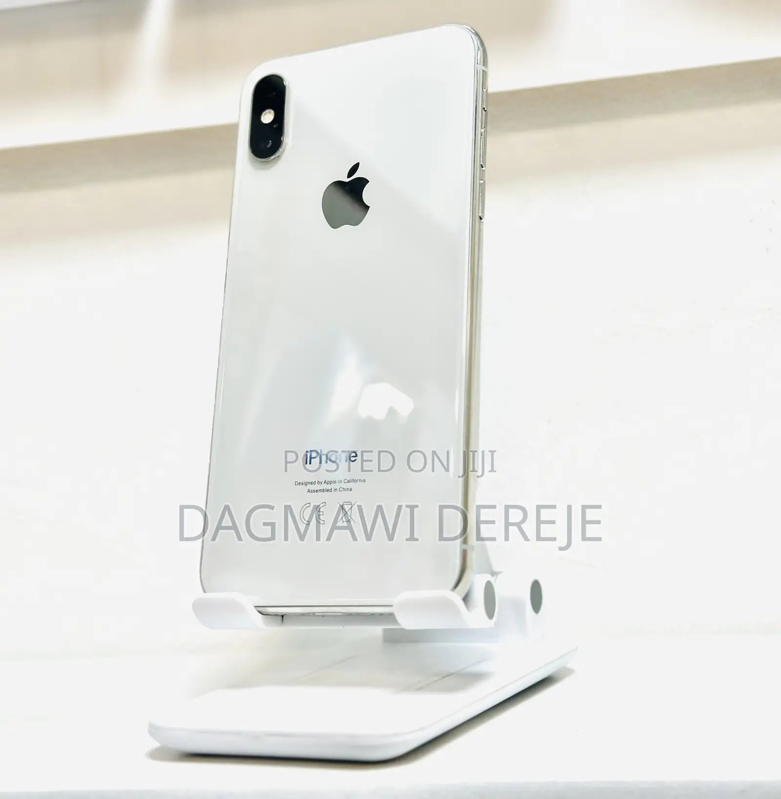 New Apple iPhone XS 64 GB White