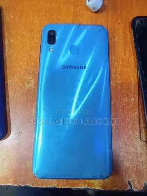 Samsung Galaxy A30 64 GB Blue