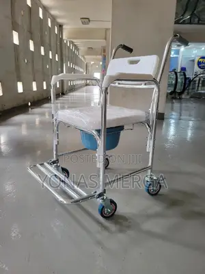 Photo - Toilet Chair蜊፫commode Chair∫∫喆bucket Shower-Proof Design,17"Seat Width