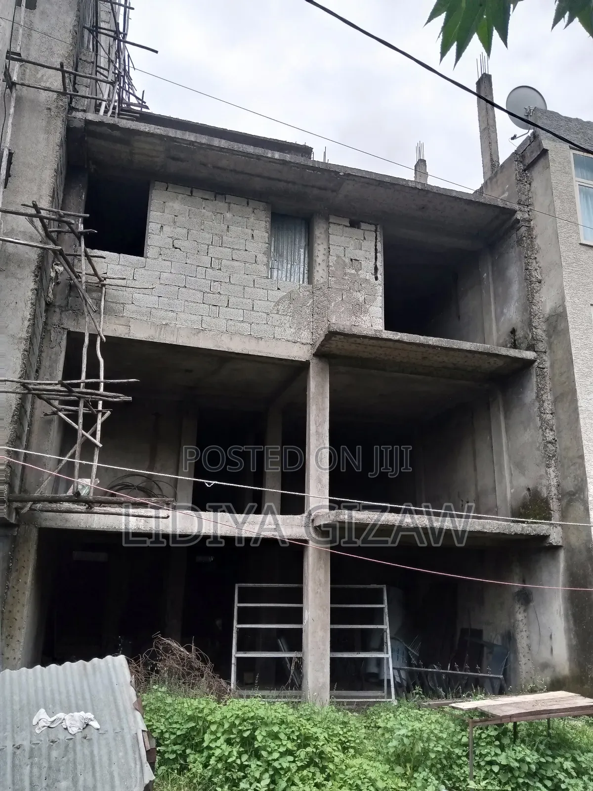 5bdrm House in Akaky Kaliti for sale