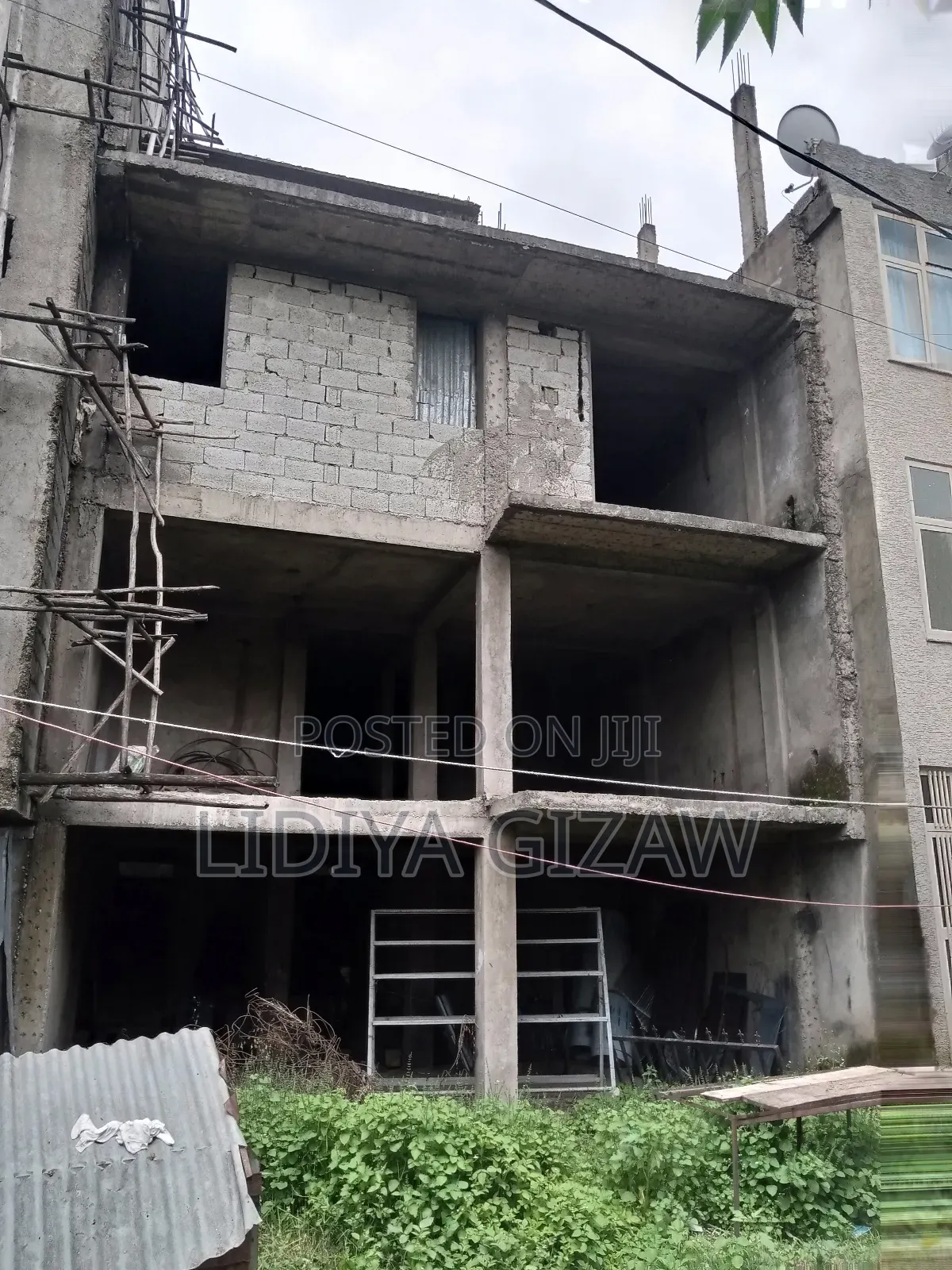 5bdrm House in Akaky Kaliti for sale