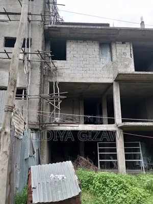 5bdrm House in Akaky Kaliti for sale