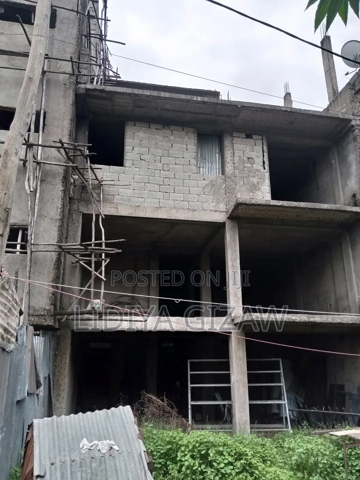 5bdrm House in Akaky Kaliti for sale