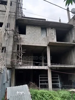 5bdrm House in Akaky Kaliti for sale