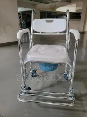 Photo - Commode Chair画፷toilet Pedestal for Use as a Raised Toilet Seatμ፼potty