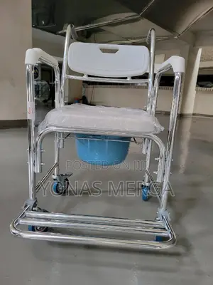 Photo - Toilet Commode Chair蛤፸multiple Use Chair熨∆Locking Wheels for Elderly