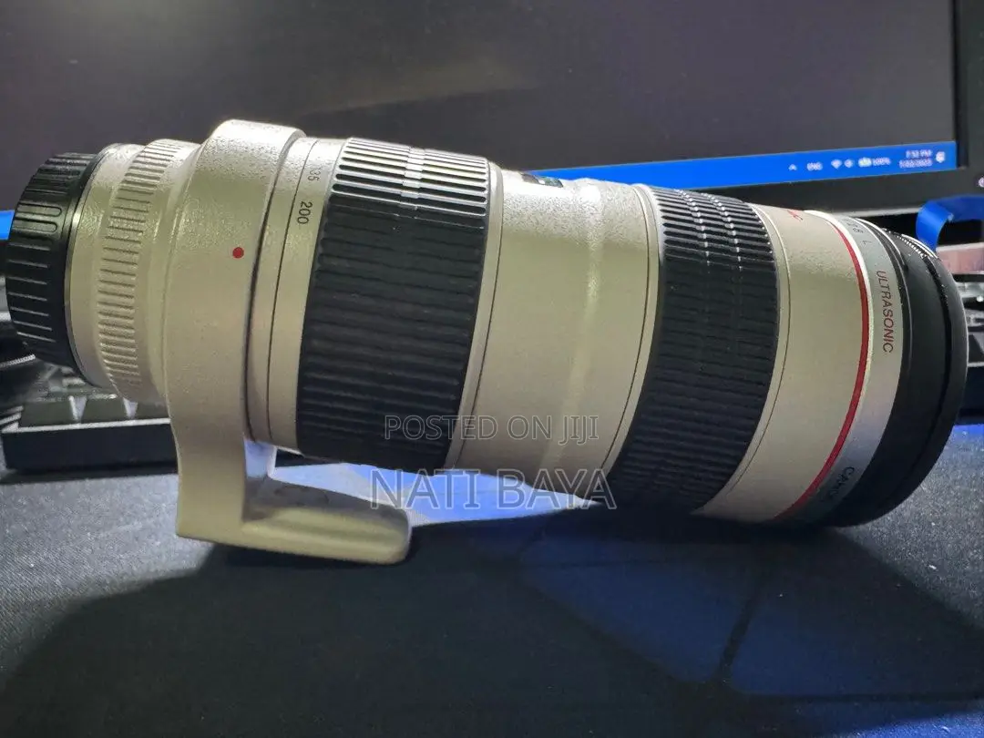 Canon Ef 70-200mm F/2.8 Lens