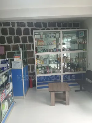 # ወሰን አካባቢ ፈርማሲ ቁልፍ እና ዕቃ ሽያጭ 2ሚሊዬን ብር ኪራይ 110,000ብር የተከራየ