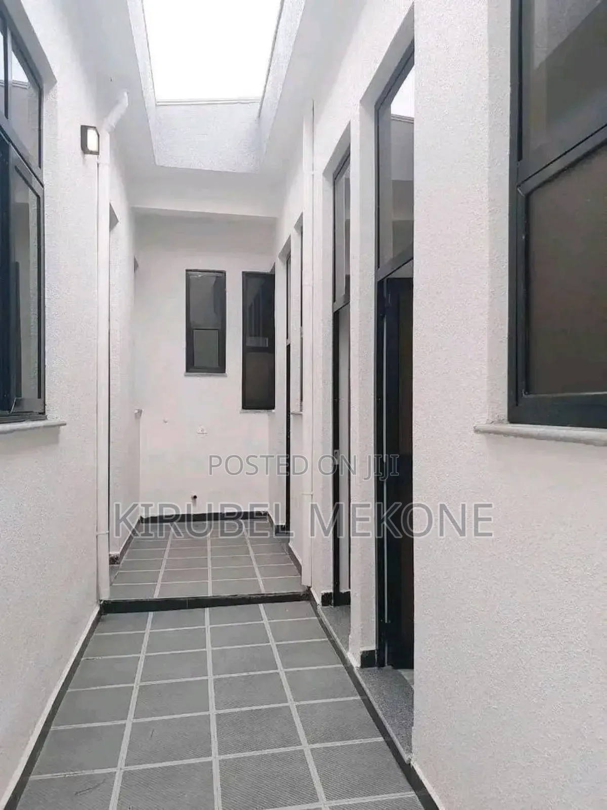 5bdrm House in Yeka for sale