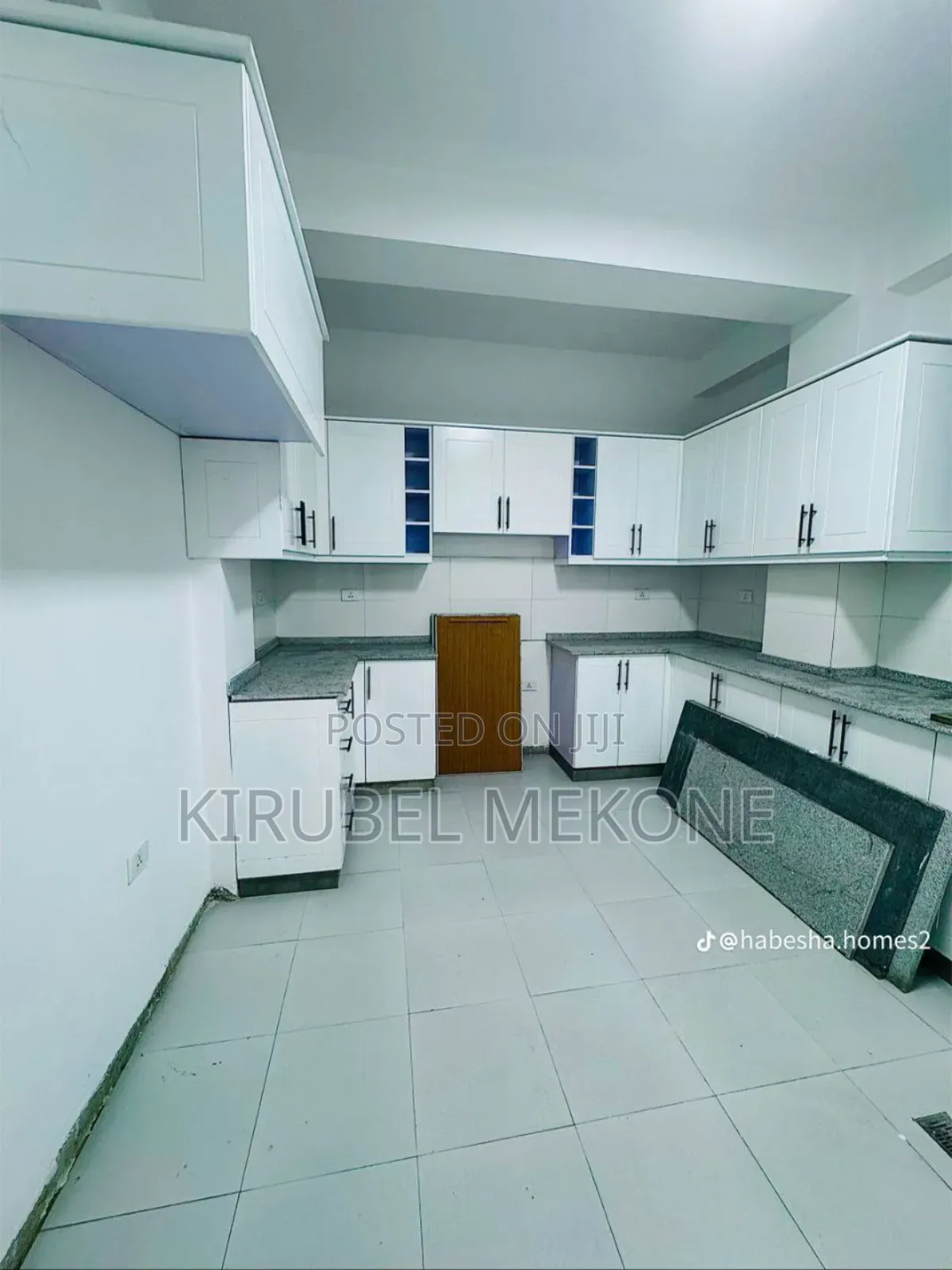5bdrm House in Yeka for sale