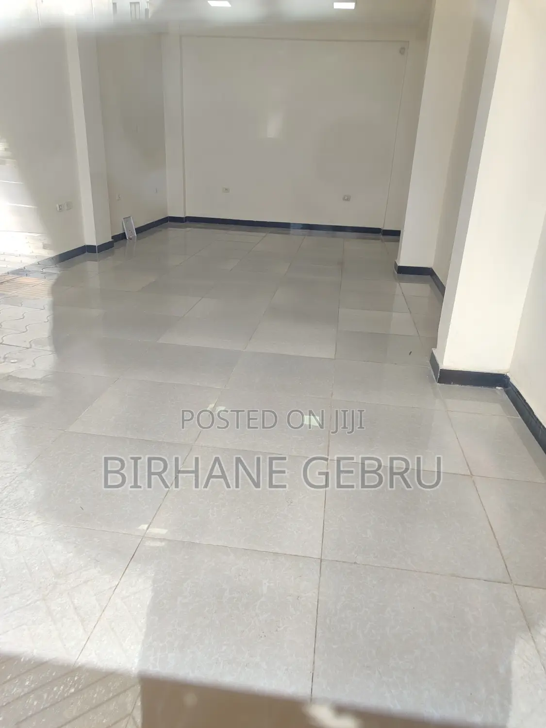 Rent for Eletroincs Butik It.And Other