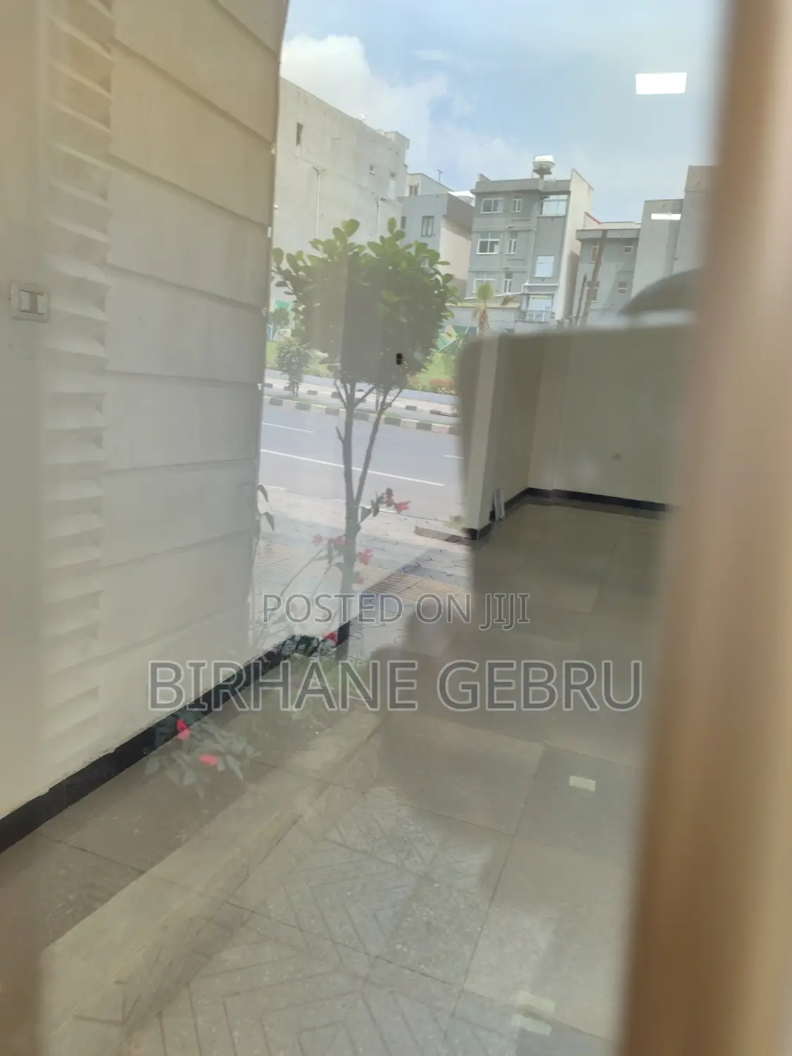 Rent for Eletroincs Butik It.And Other