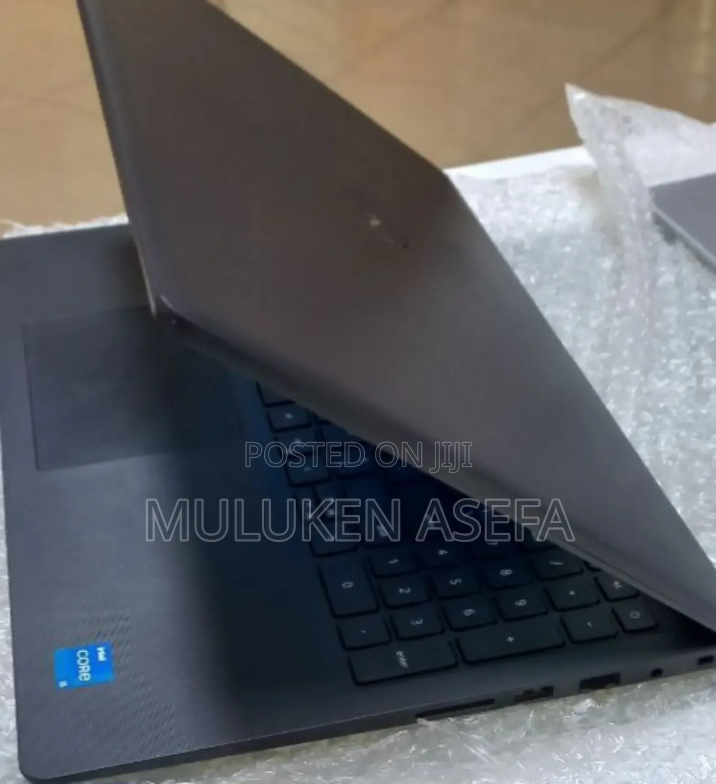 New Laptop Dell Vostro 3520 8GB Intel Core I5 SSD 1T