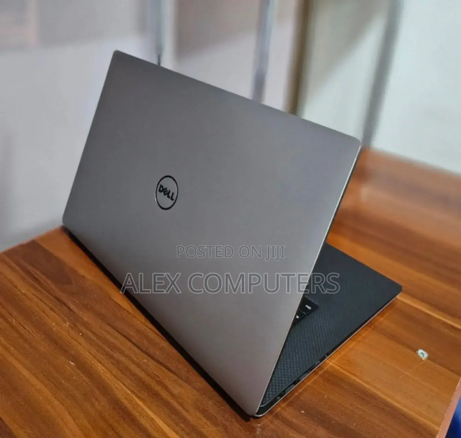 New Laptop Dell XPS 15 16GB Intel Core I7 SSD 512GB