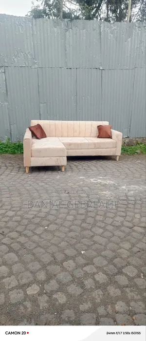Photo - Crem Sofa 88
