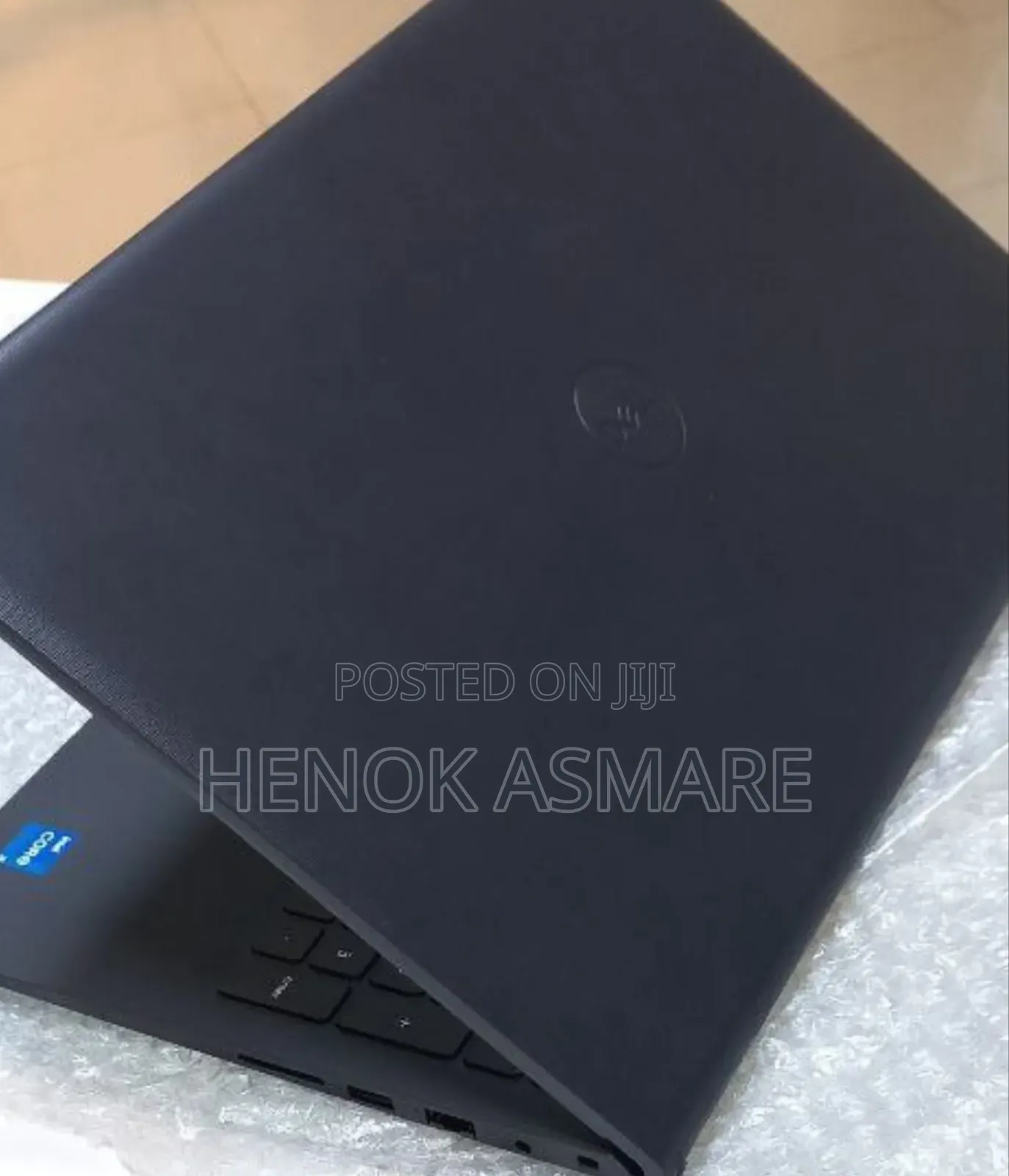 New Laptop Dell Vostro 3520 8GB Intel Core I5 SSD 1T