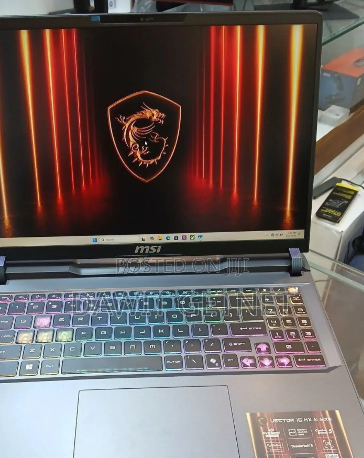 New Laptop MSI Vector 16 HX AI A2XWIG 16GB AMD Ryzen 7 SSD 1T