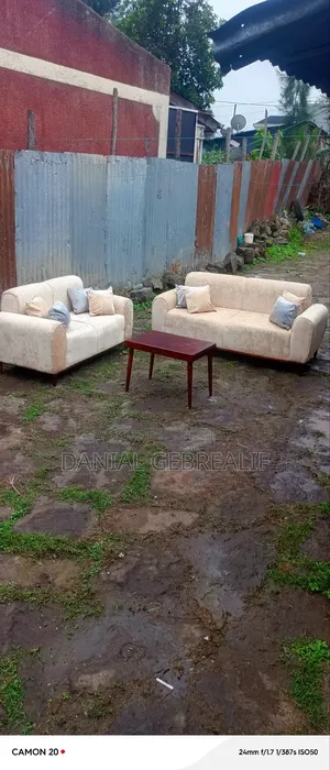 Photo - Crem Sofa 104