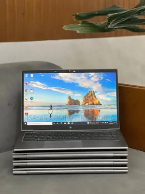 New Laptop HP ZBook Firefly G8 16GB Intel Core I5 SSD 512GB