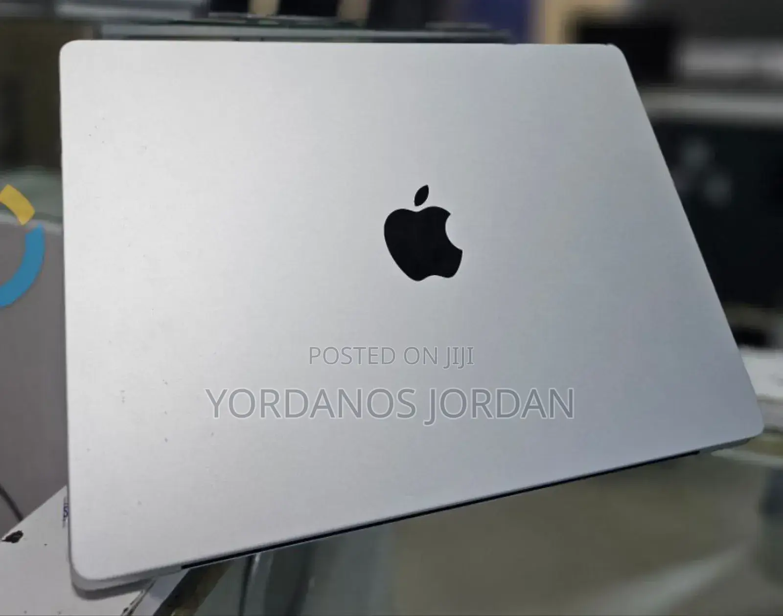 New Laptop Apple MacBook Pro 8GB Apple M3 SSD 512GB