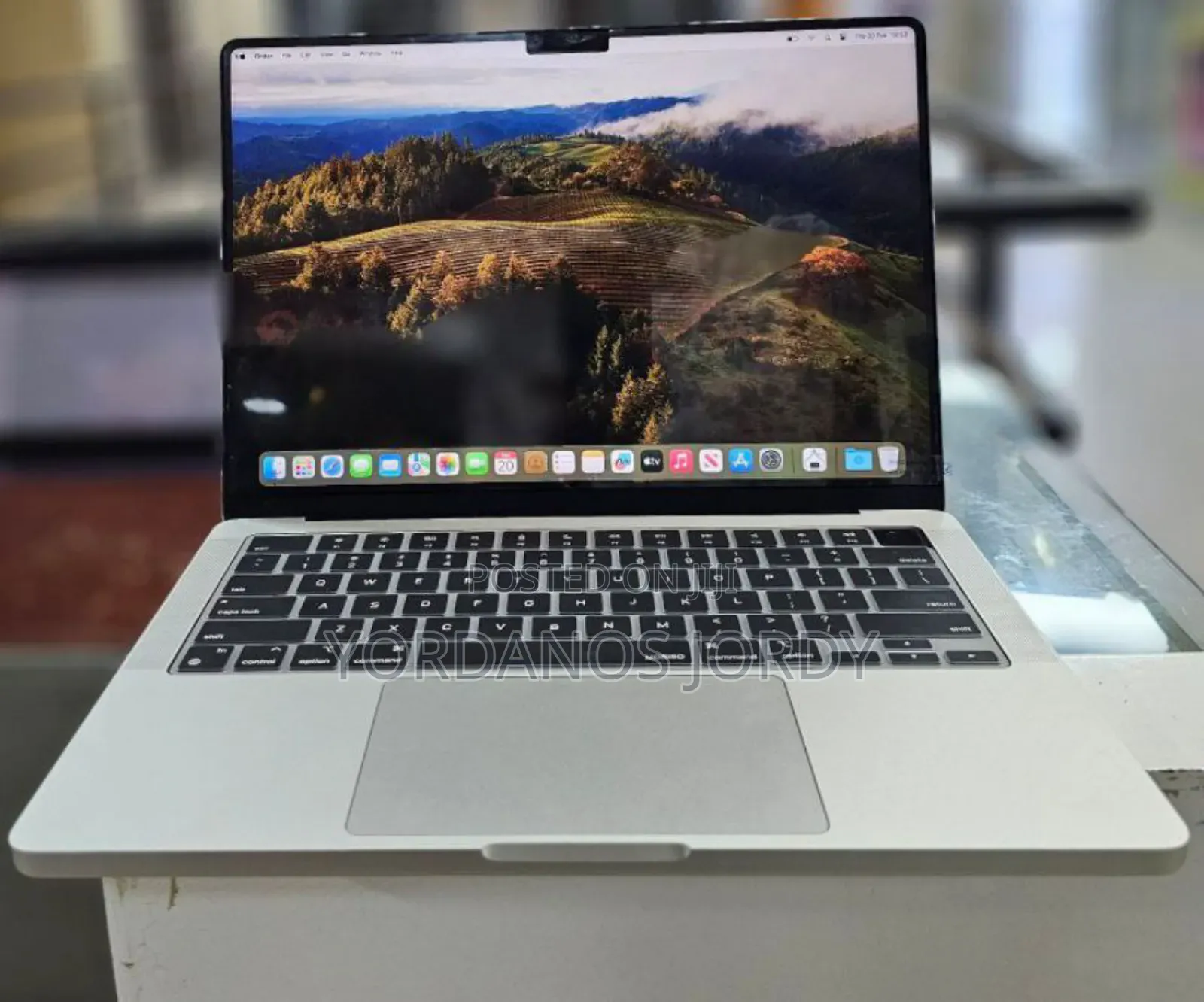 New Laptop Apple MacBook Pro 8GB Apple M3 SSD 512GB
