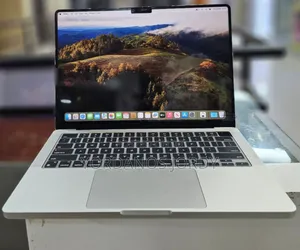 New Laptop Apple MacBook Pro 8GB Apple M3 SSD 512GB