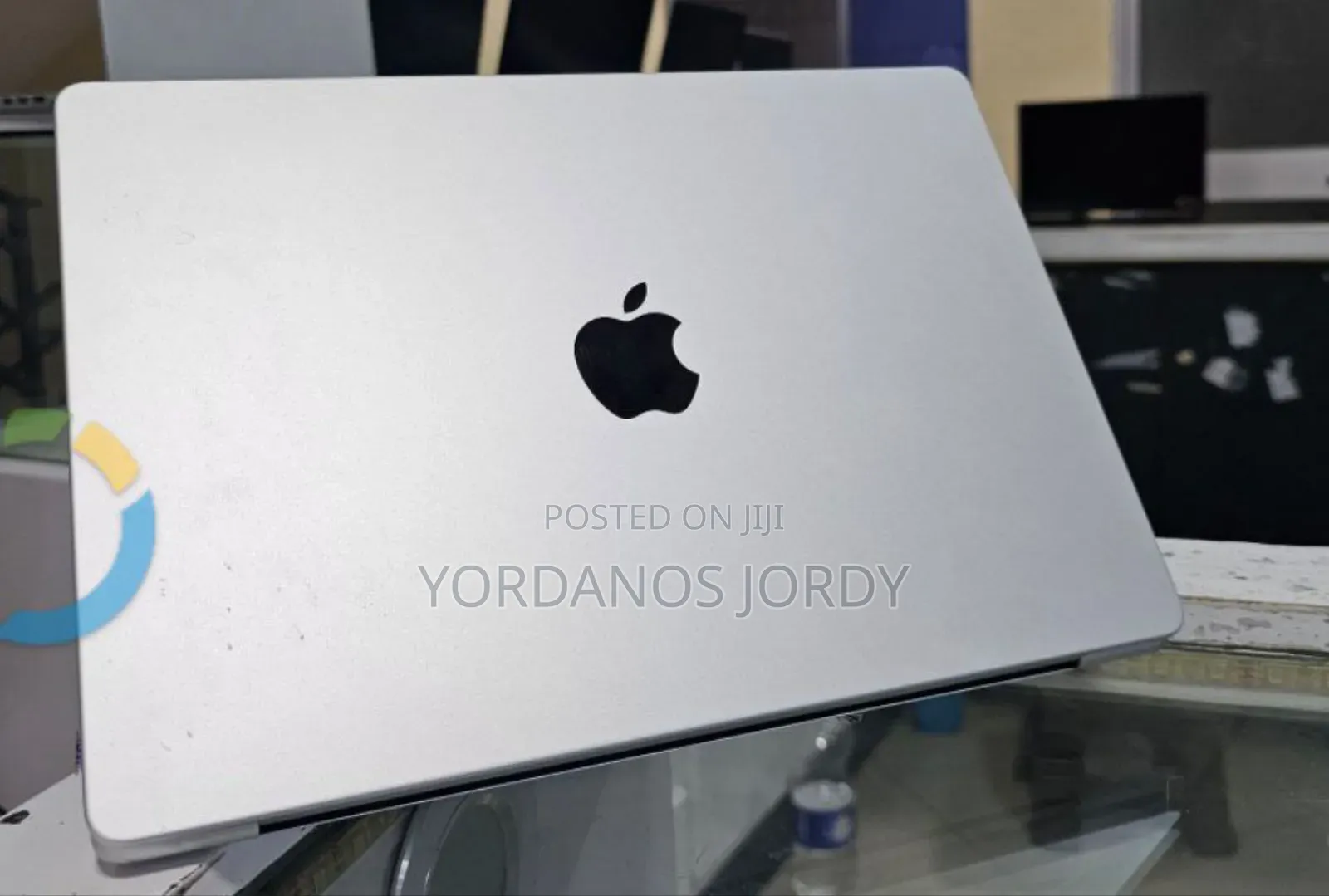 New Laptop Apple MacBook Pro 8GB Apple M3 SSD 512GB